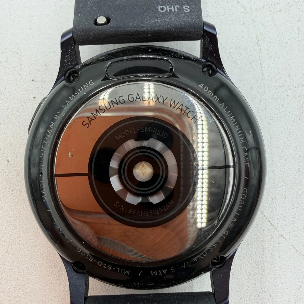 Samsung Galaxy Watch Active 2 SM-R830 40mm Aluminum Case with Sport Band